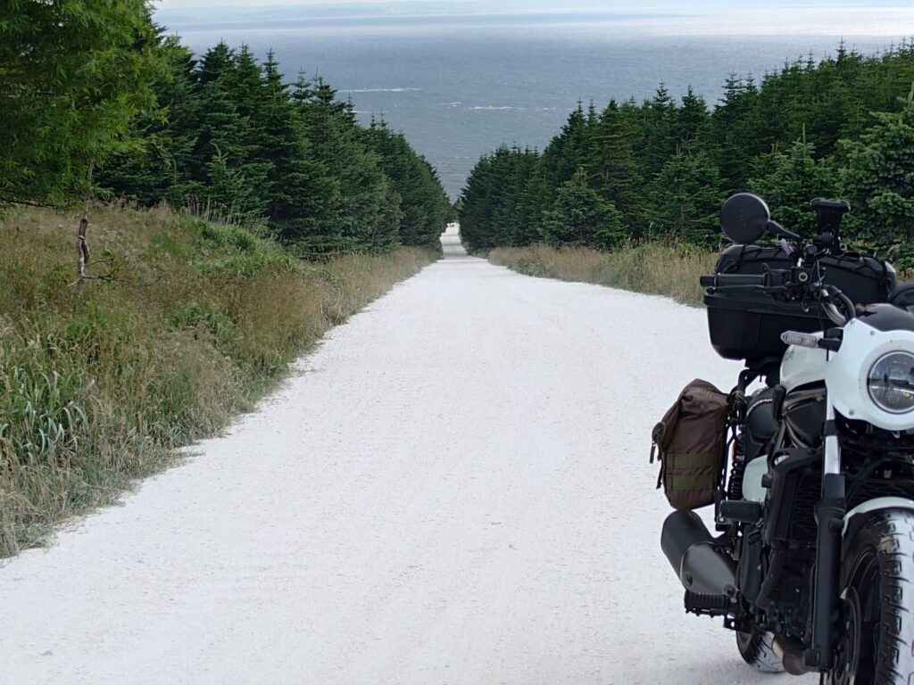 ツアーイベント７月北海道(白い道とバイク)