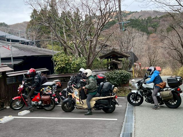 ツアーイベント4月大分県(筋湯温泉)宿に続々と集まる女性ライダー